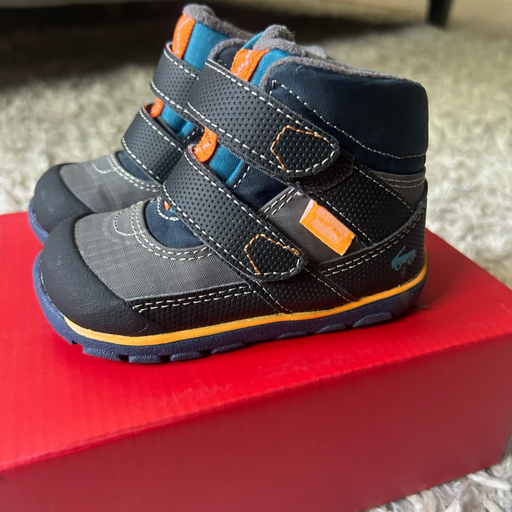 See Kai Run Atlas II Waterproof Insulated toddler boots size 6